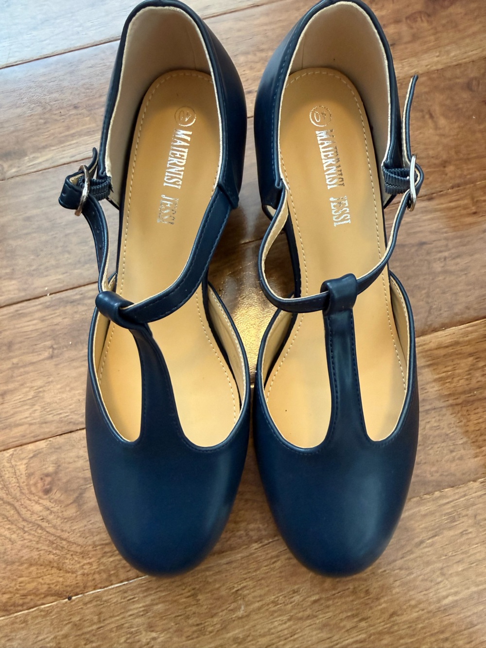 Maiernisi Jesse Navy T-Strap Women's Dress chunk heel. NWOT